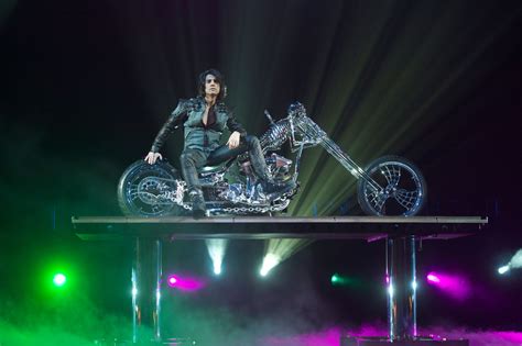 The illusions of Criss Angel's magic ensemble: How does he do it?